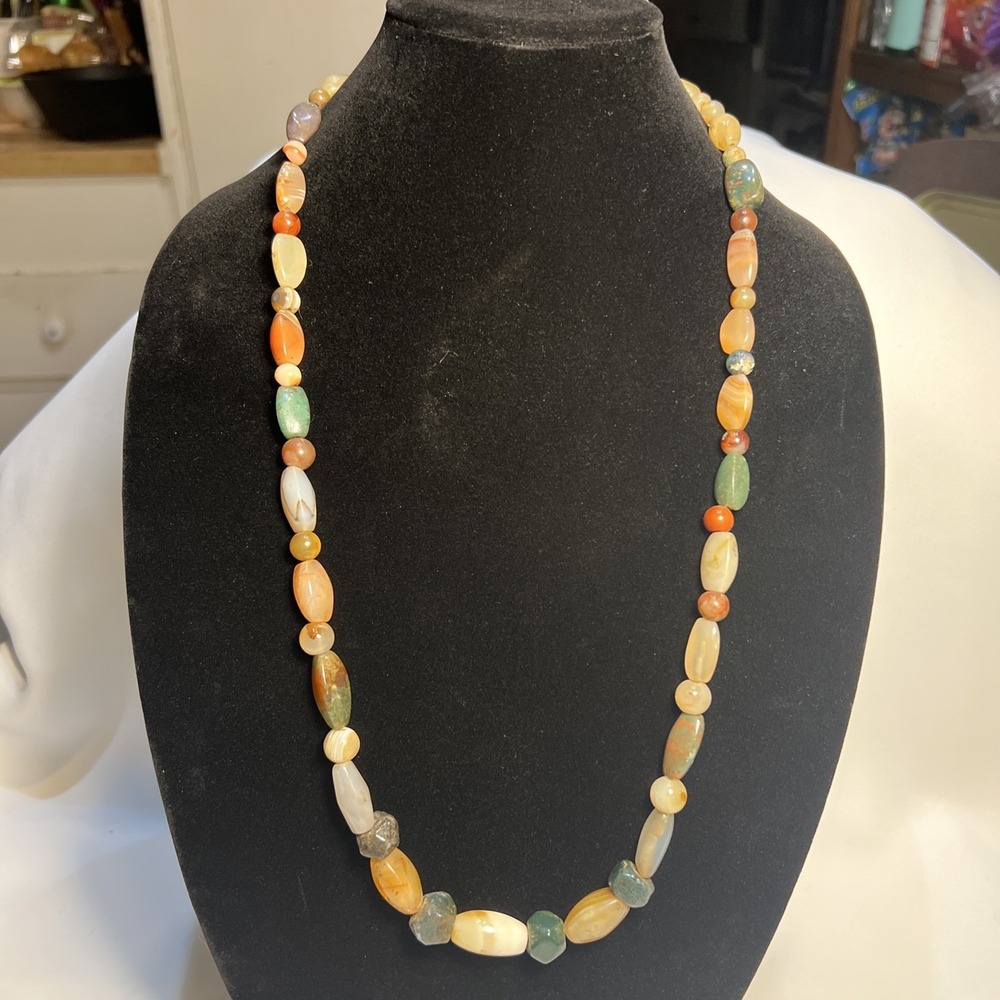 Vintage Agate Stone Beads 30 Strand